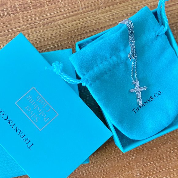 Tiffany & Co crucifix necklace clavicle chain